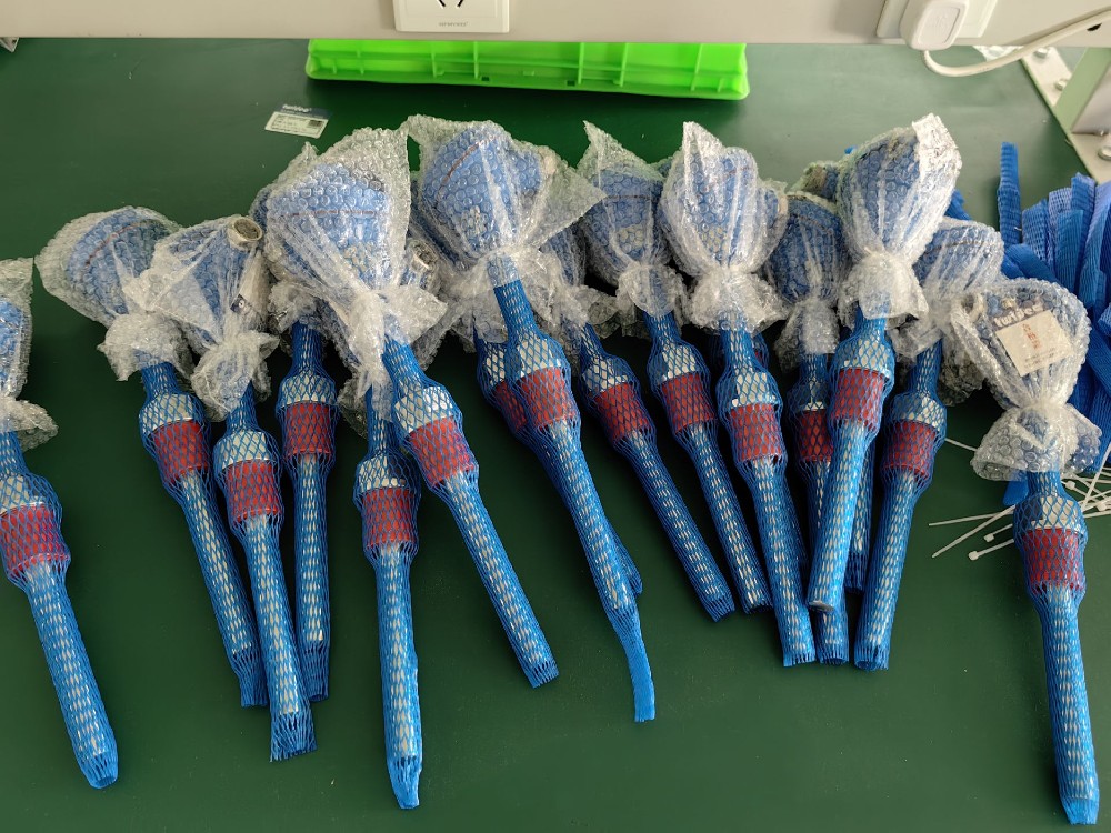 在工业自动化中，，热电阻是怎样与控制系统集成的，，以实现温度控制和监测？