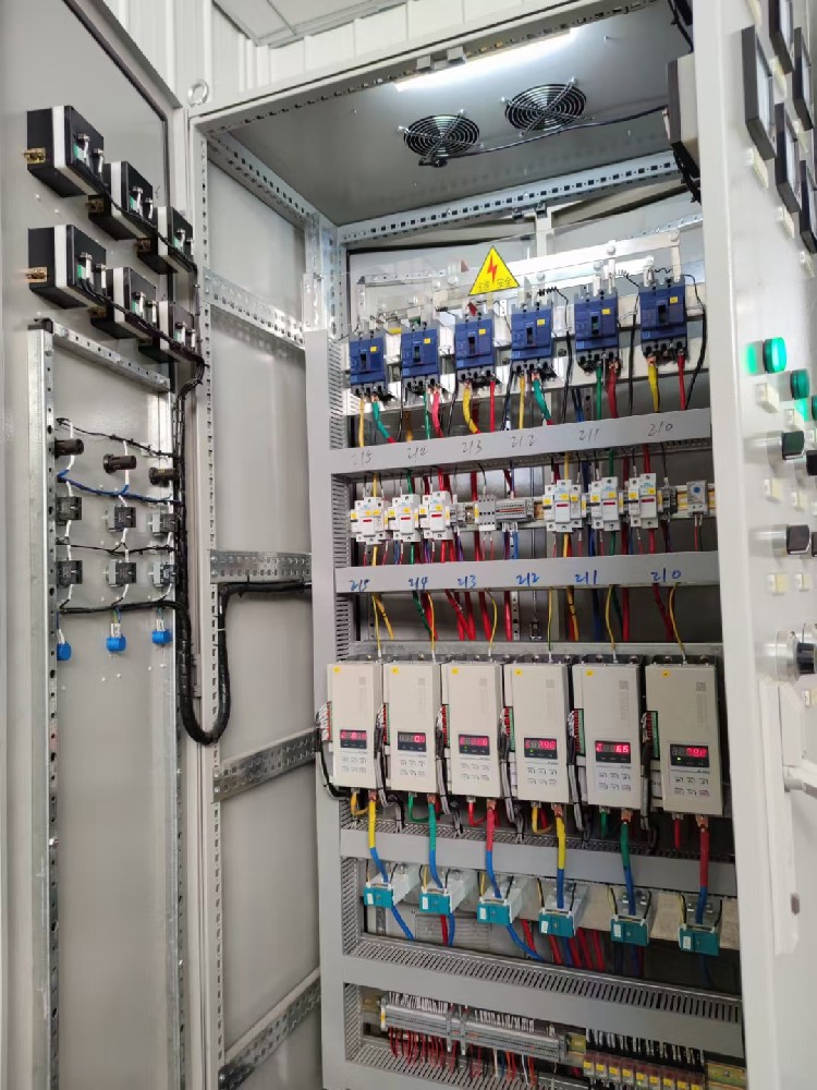 电力调解器的线性度怎样？？在调理历程中，，输出与输入是否坚持优异的线性关系？？