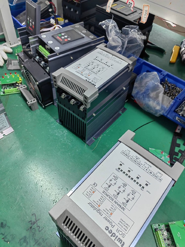 在易燃易爆的危险情形中，电力调解器是否具备防爆功效？？？或者需要接纳什么特殊步伐？？？