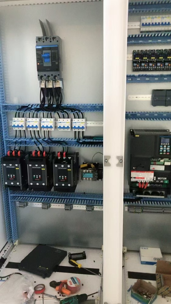 怎样通过电力调解器实现对漫衍式能源资源的聚合与有用使用？？